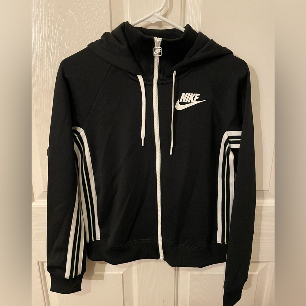 Nike Women’s Jacket